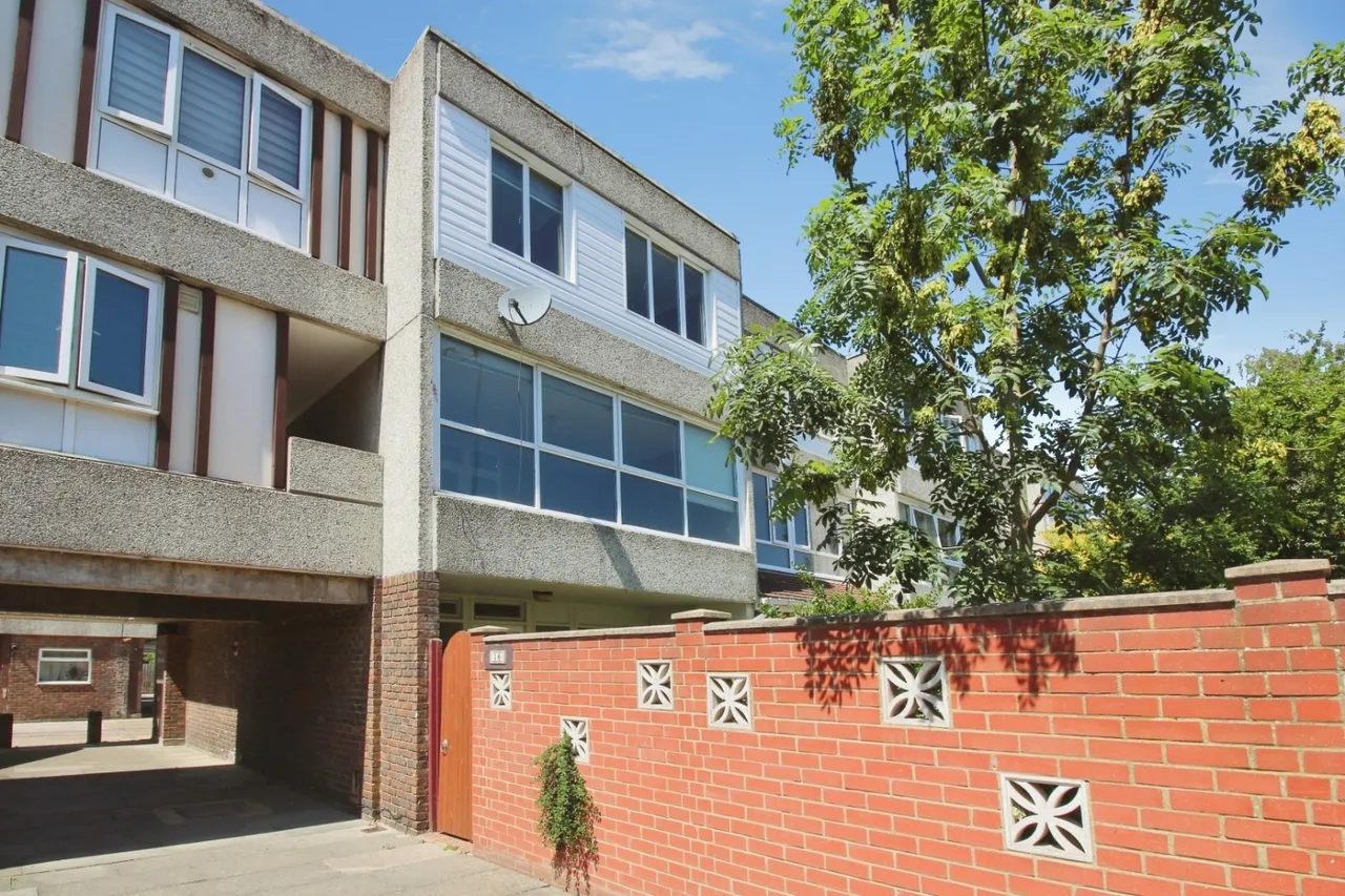 4 bed house for sale — Seacourt Road, London