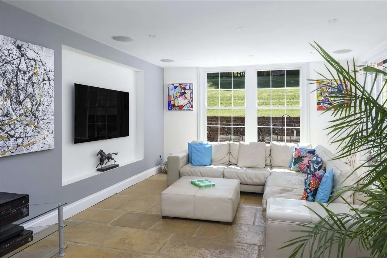 Chinnor Hill, Chinnor, Oxfordshire, OX39 4BB, photo 9