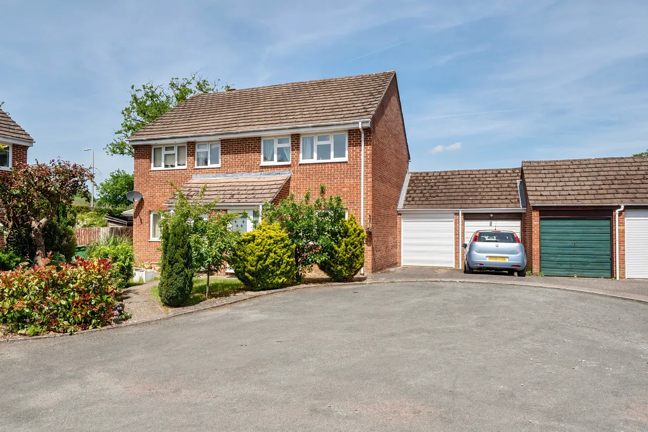 3 bed house for sale — Grindle Close, Thatcham, RG18