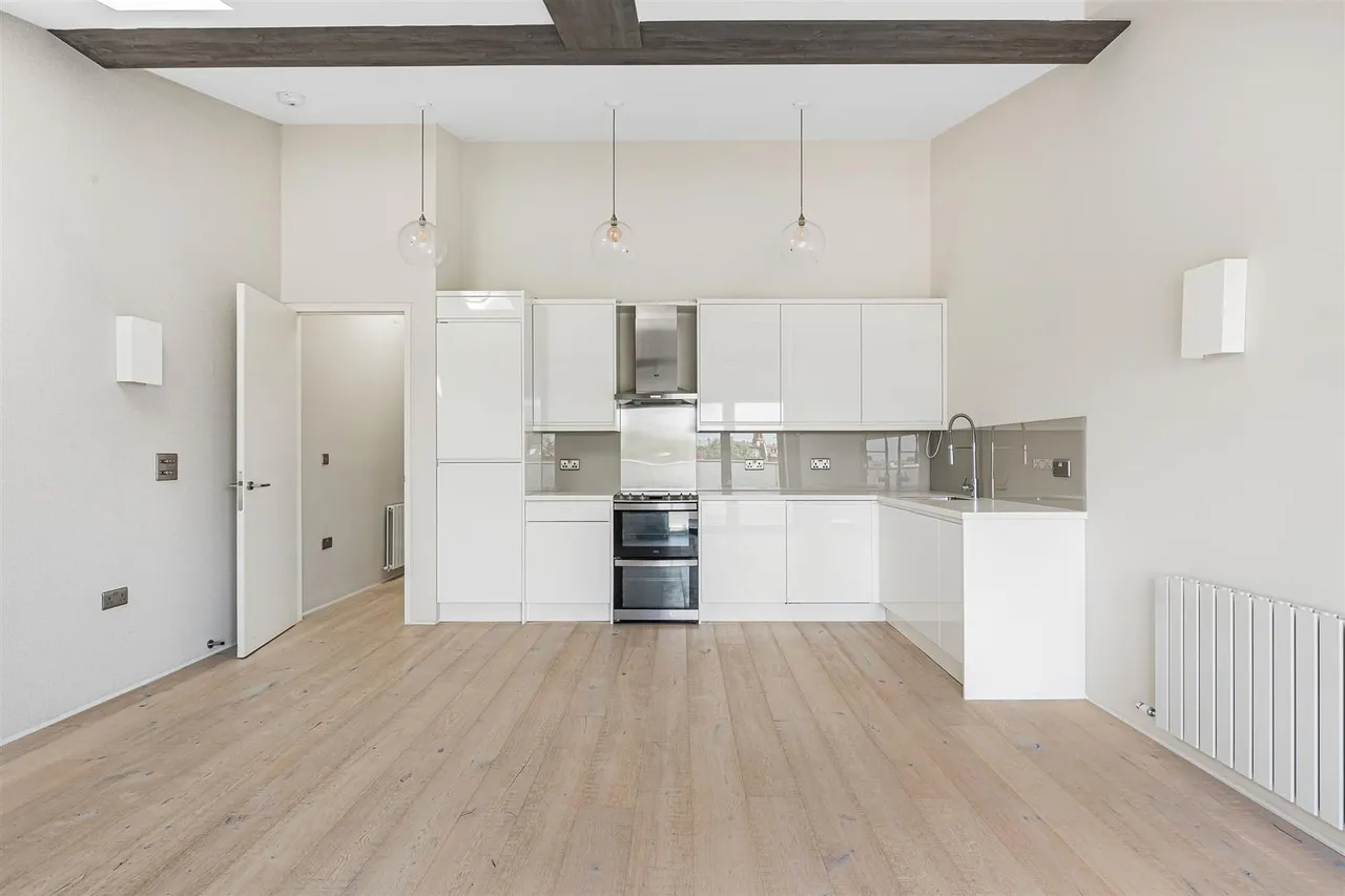 Lambton Road, London, SW20, photo 4