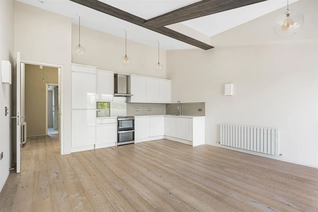 Lambton Road, London, SW20, photo 5