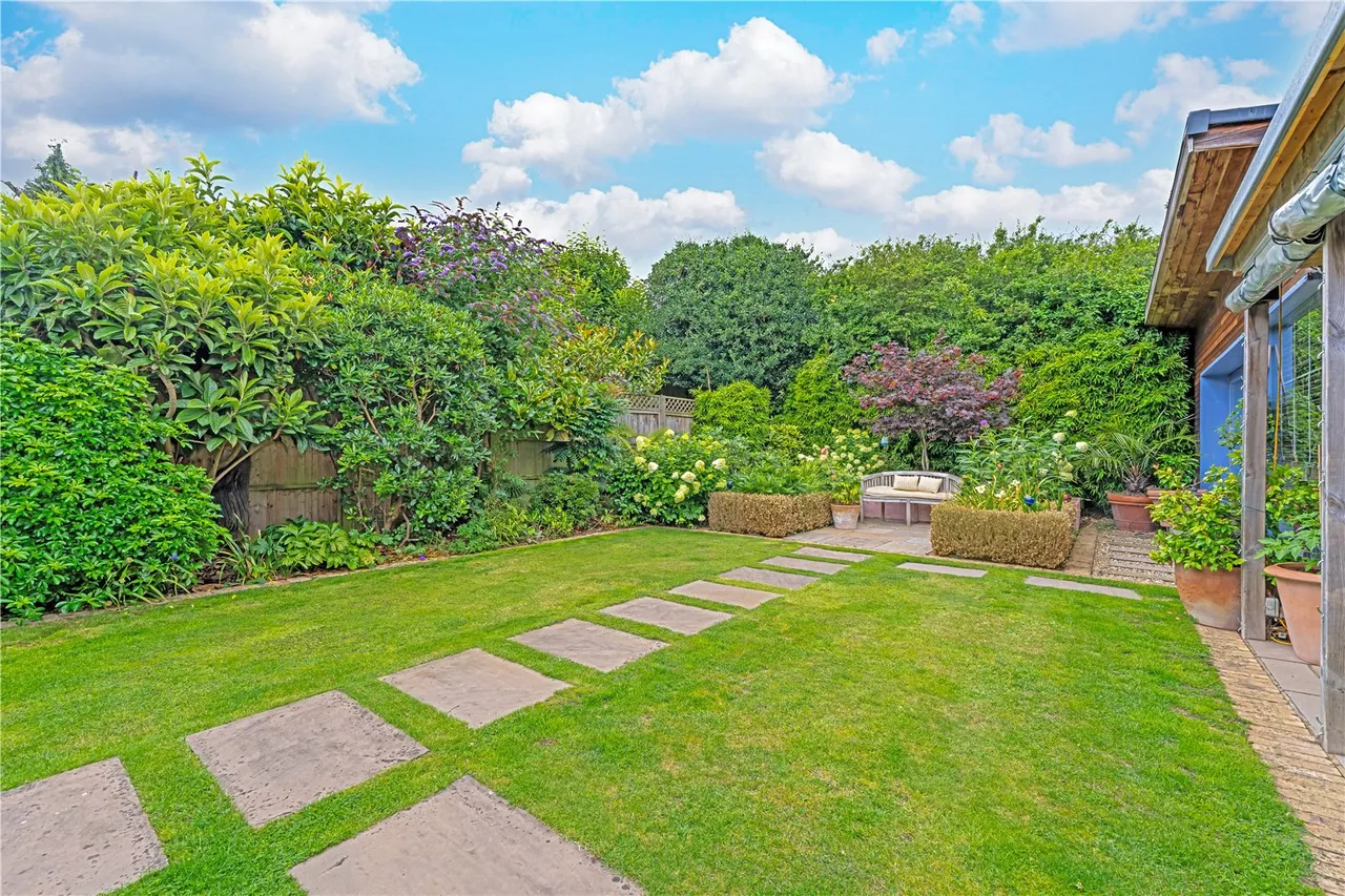 Ormond Crescent, Hampton, TW12 2TQ, photo 12