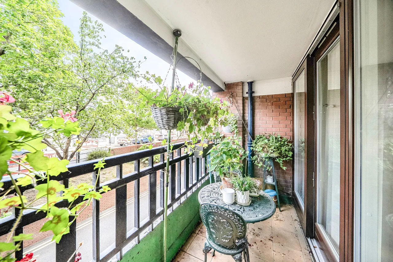 2 Nevill Court, Edith Terrace, London, photo 3