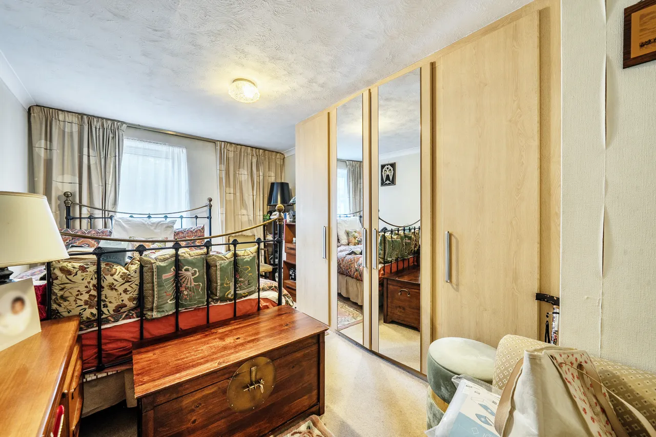 2 Nevill Court, Edith Terrace, London, photo 8