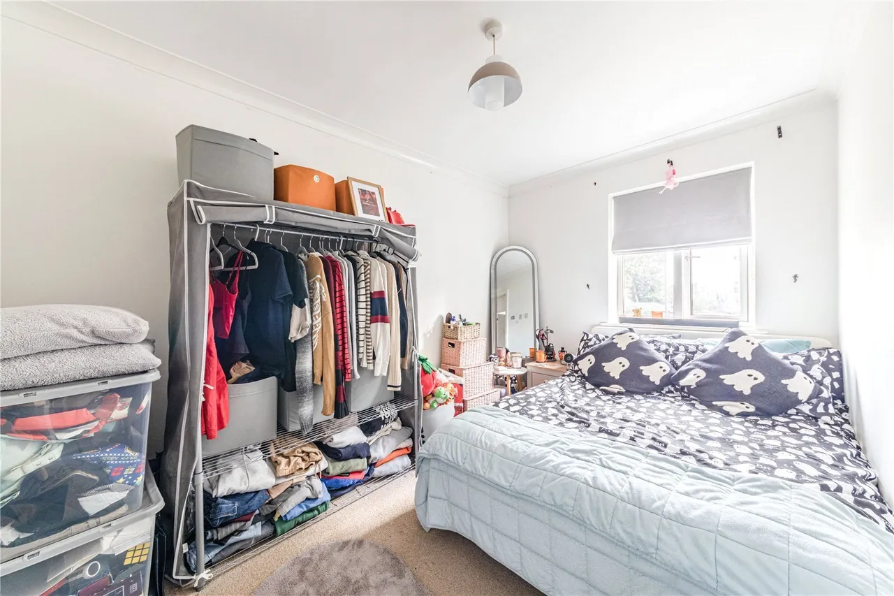 High Road, Byfleet, photo 6