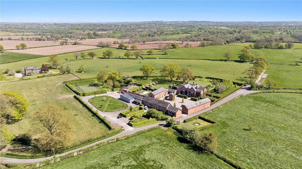 6 bed house for sale — Wychough, Malpas, Cheshire, SY14 7NQ
