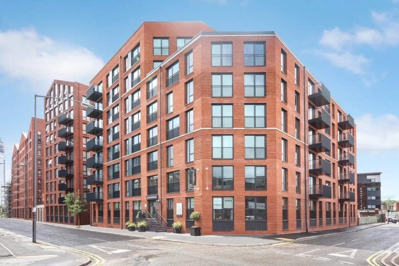1 bed flat for sale — The Colmore, Snow Hill Wharf, Shadwell Street, Birmingham, B4