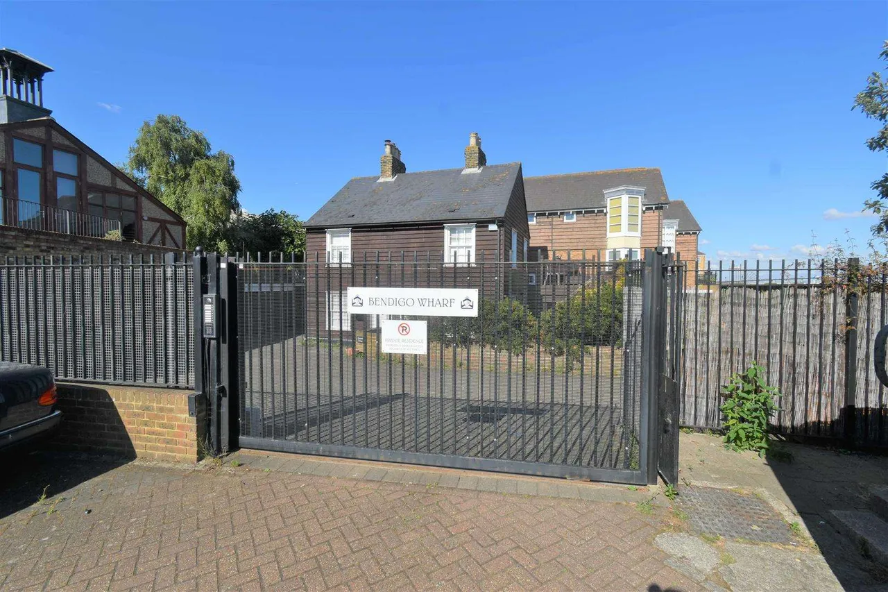 Pier Road, Greenhithe, DA9, photo 15