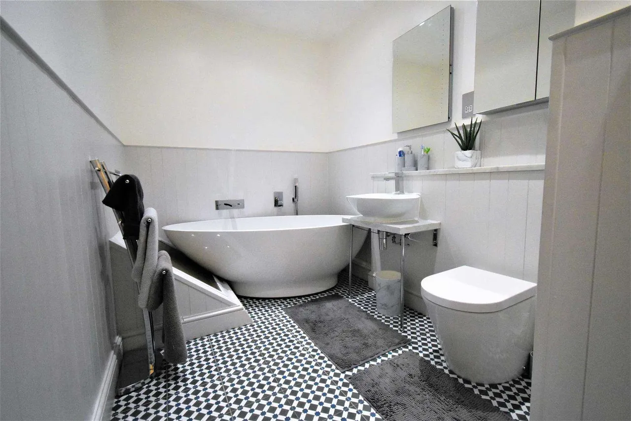 Pier Road, Greenhithe, DA9, photo 10