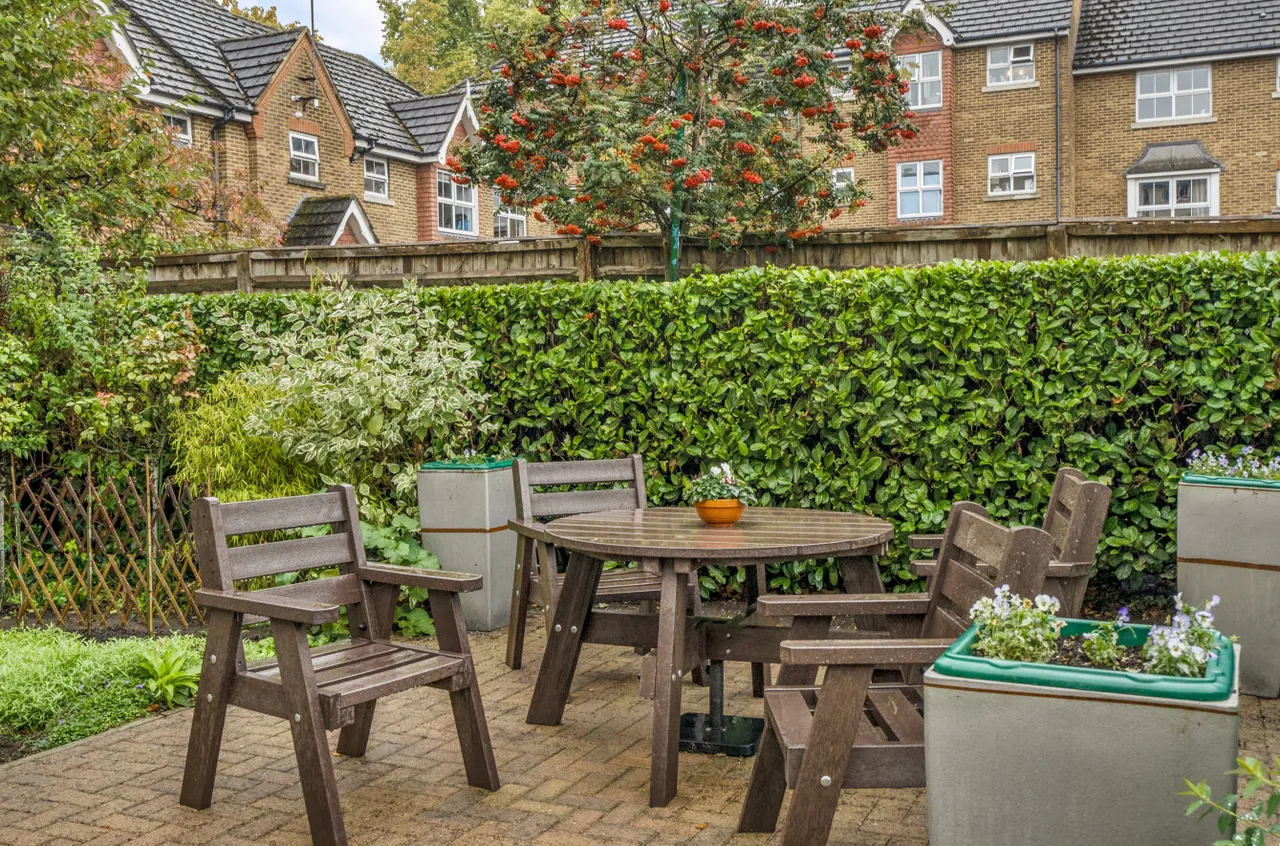 Grove Road, Woking, GU21, photo 5