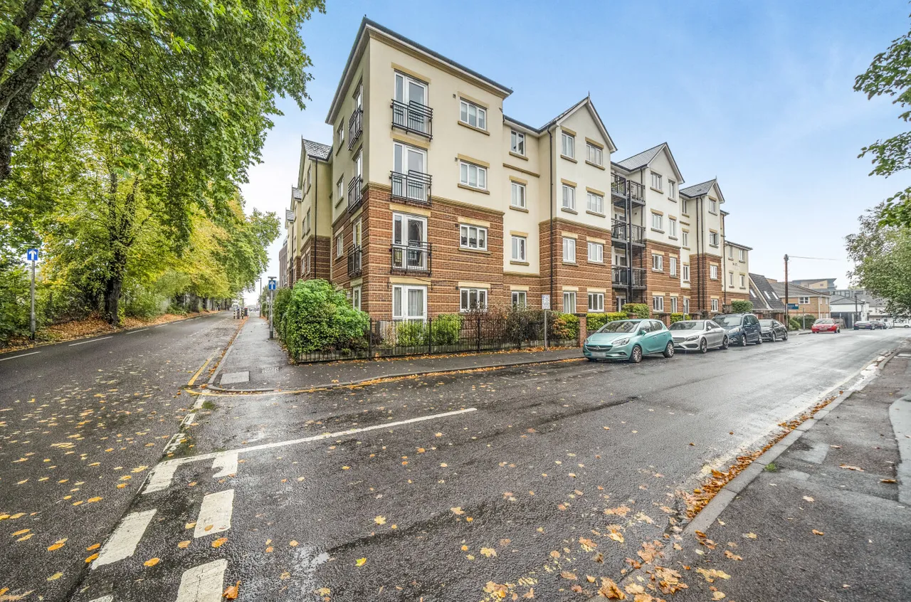 Grove Road, Woking, GU21, photo 11