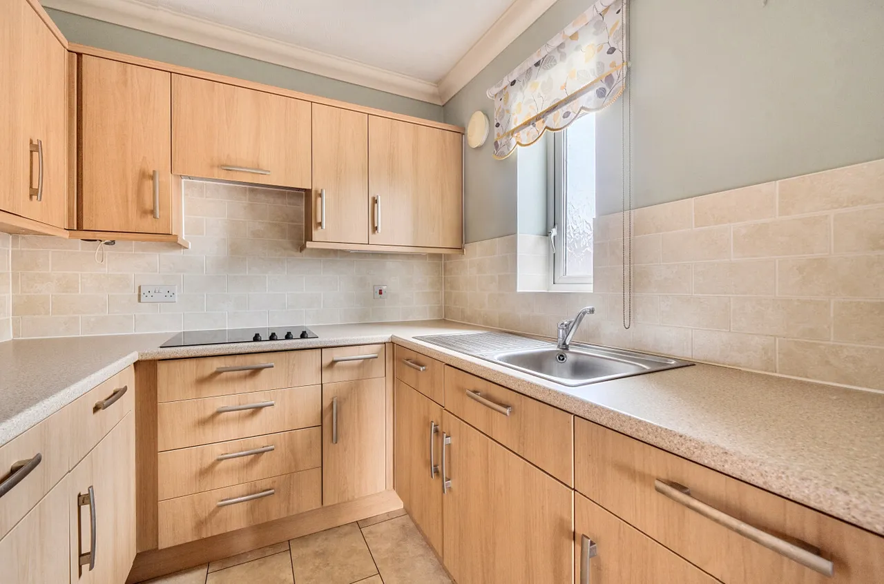 Grove Road, Woking, GU21, photo 3
