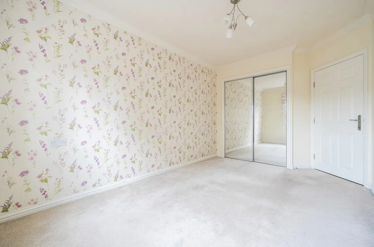 Grove Road, Woking, GU21, photo 7