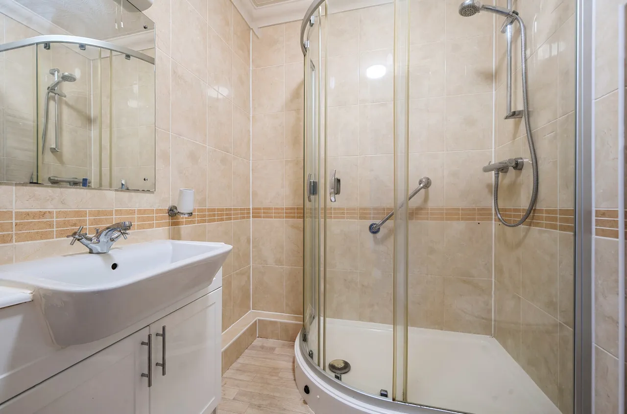 Grove Road, Woking, GU21, photo 9