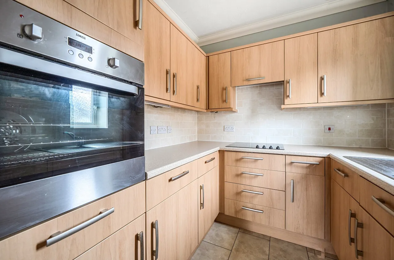 Grove Road, Woking, GU21, photo 19