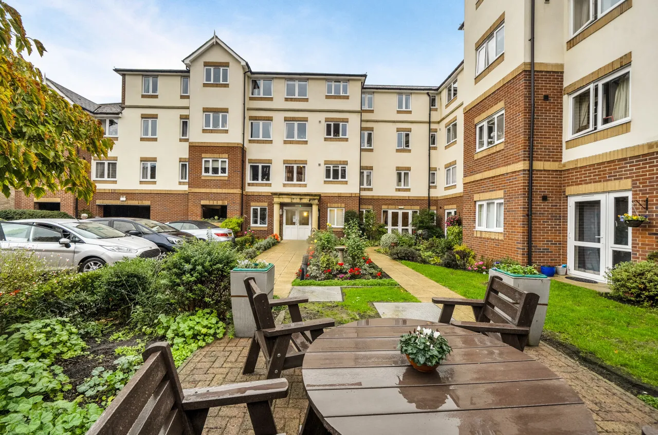 Grove Road, Woking, GU21, photo 14