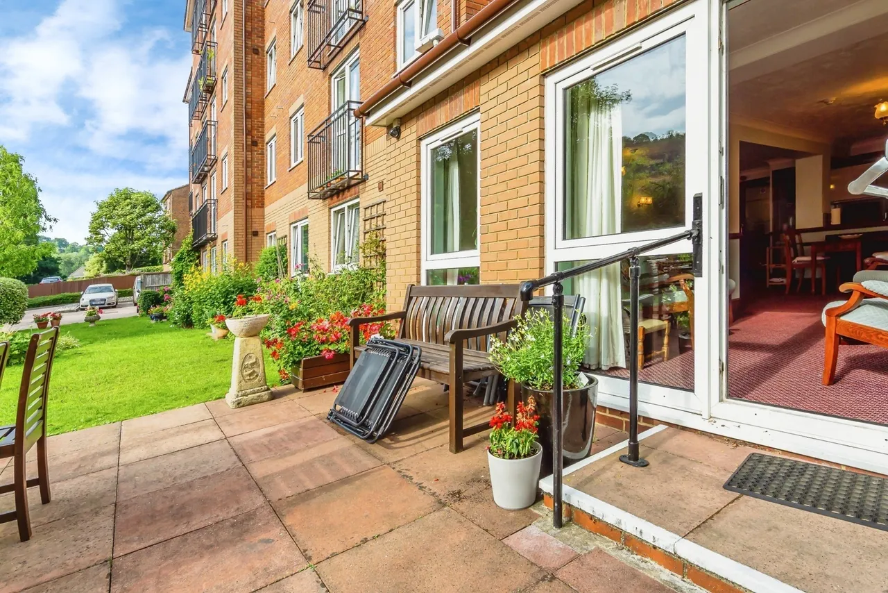 Bourne Court, Croydon Road, Caterham, Surrey, CR3, photo 17