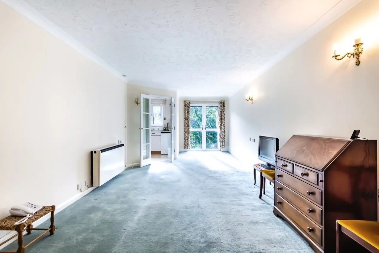 Bourne Court, Croydon Road, Caterham, Surrey, CR3, photo 8