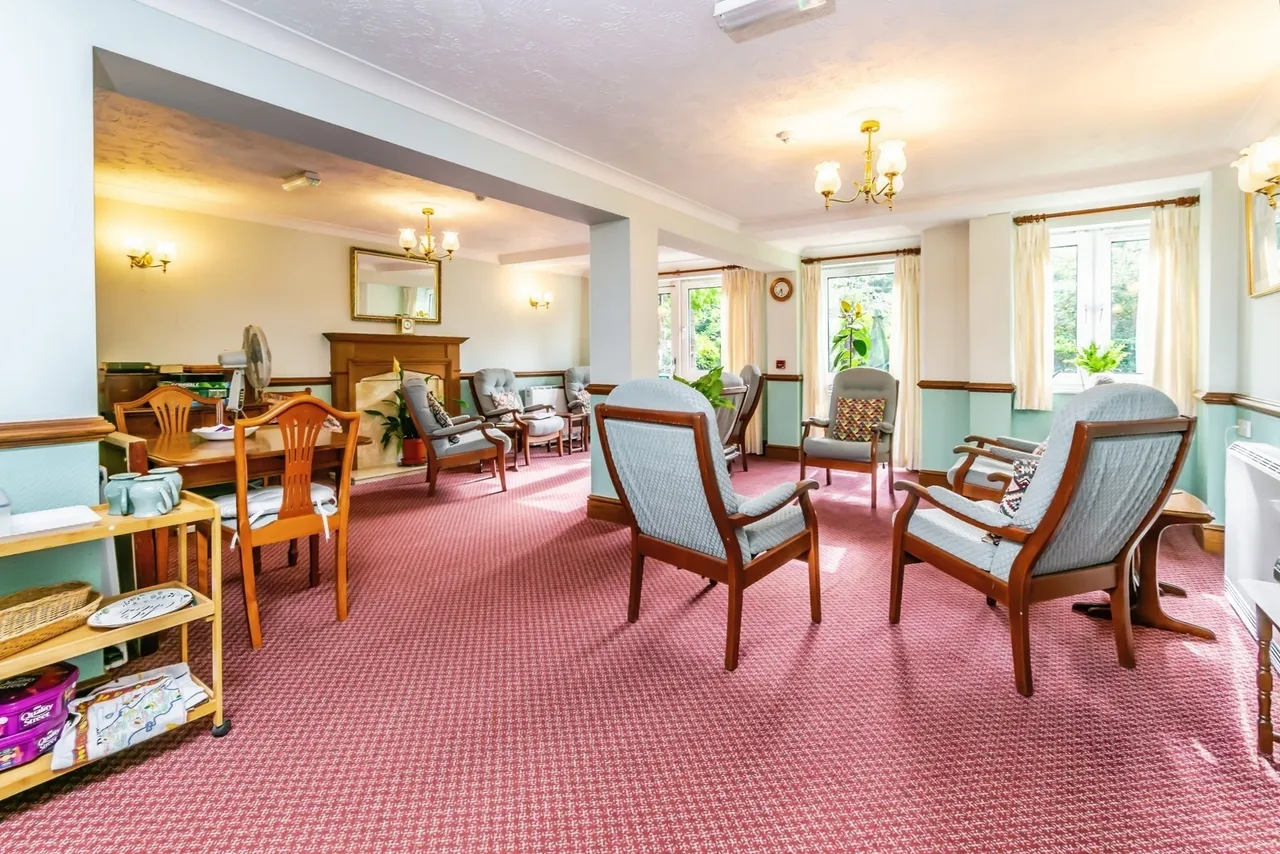 Bourne Court, Croydon Road, Caterham, Surrey, CR3, photo 7