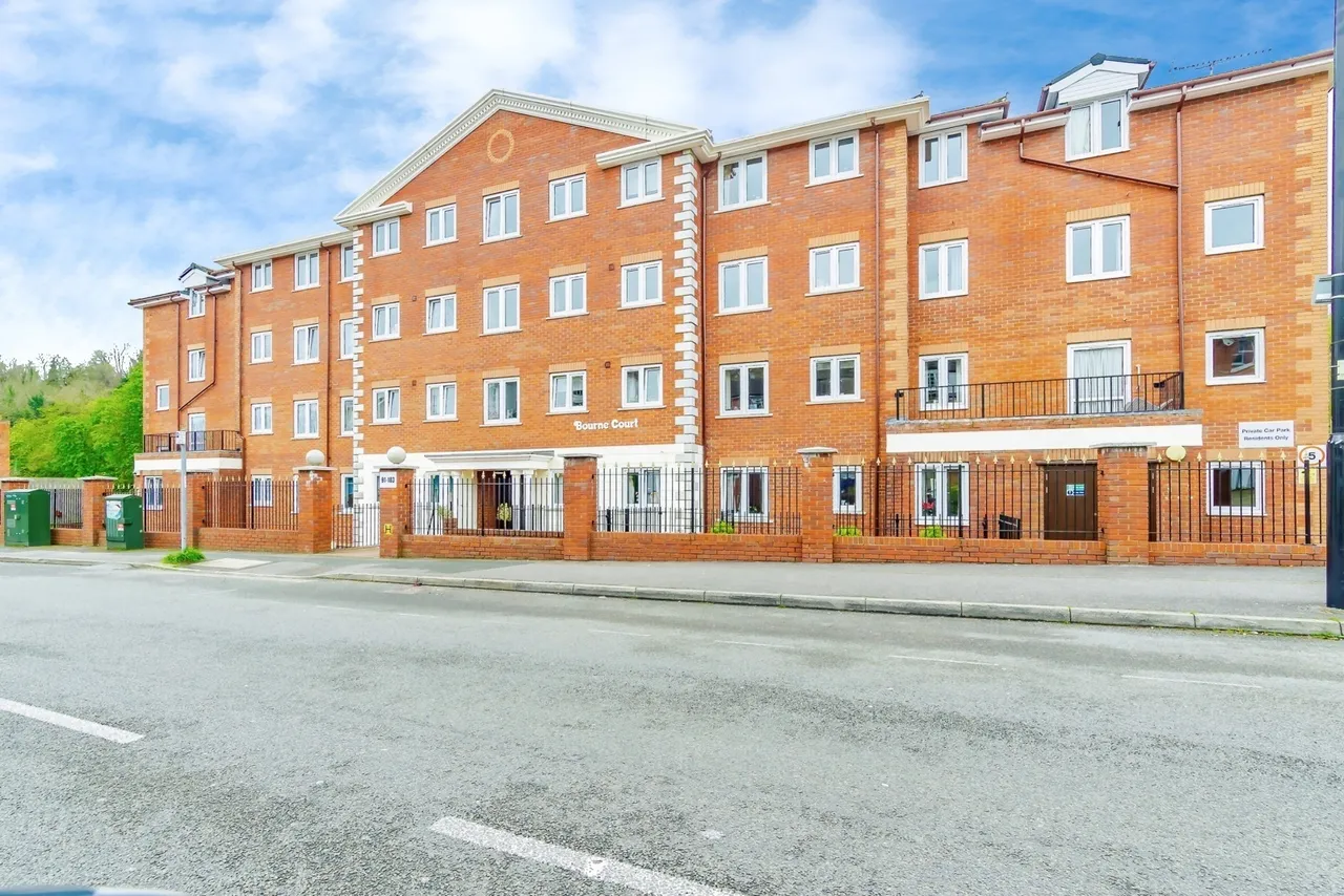Bourne Court, Croydon Road, Caterham, Surrey, CR3, photo 5
