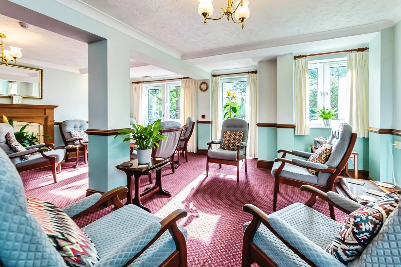 Bourne Court, Croydon Road, Caterham, Surrey, CR3, photo 16