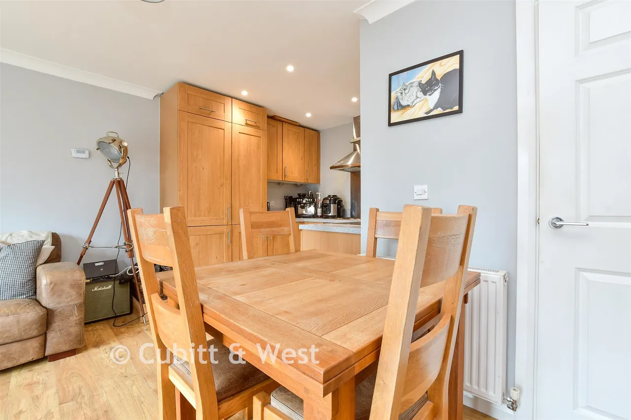Canalside, Redhill, RH1, photo 8