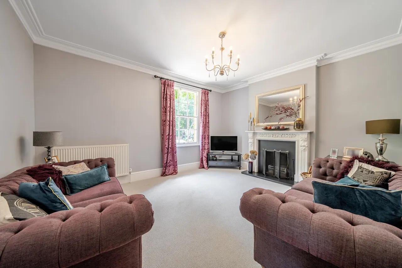 Lodge Hill Road, Farnham, GU10, photo 2
