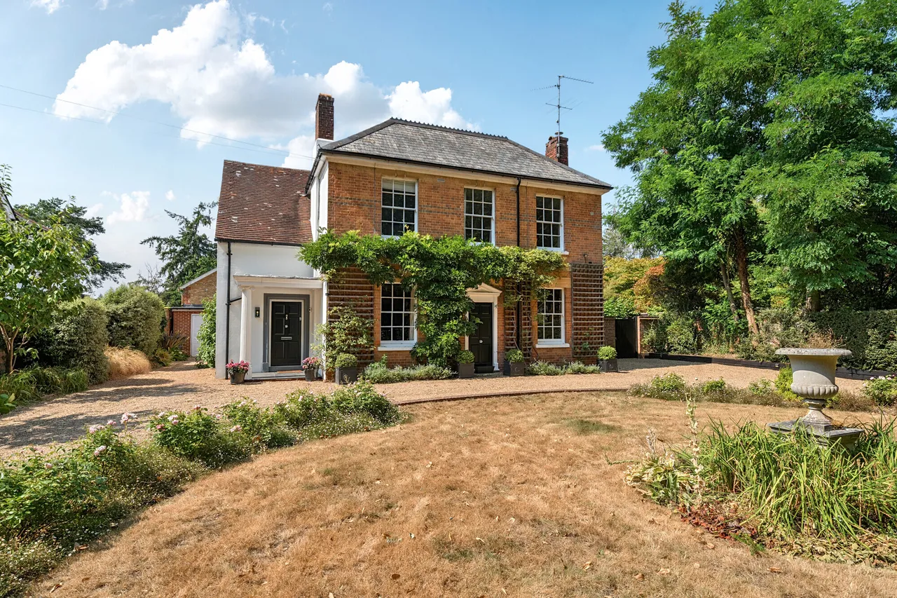 5 bed house for sale — Lodge Hill Road, Farnham, GU10
