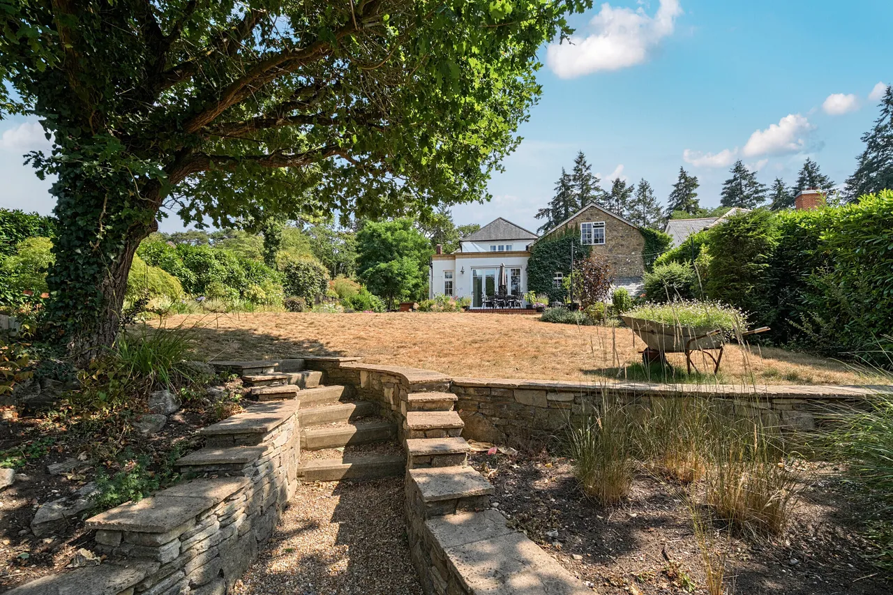Lodge Hill Road, Farnham, GU10, photo 8