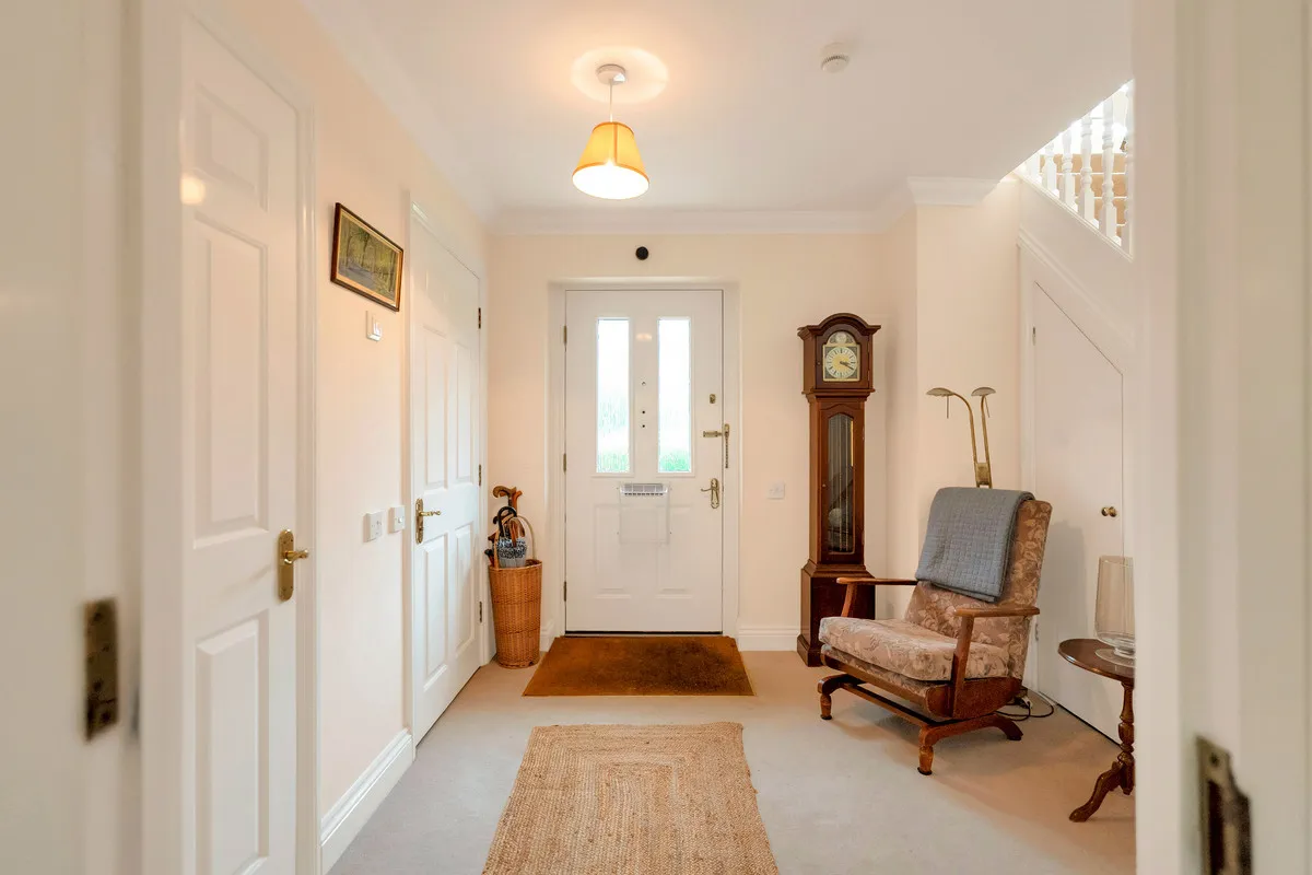 Horsham, RH13, photo 13