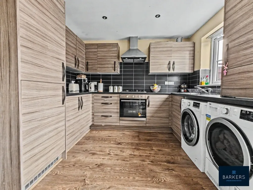 Vulcan Street, Bradford, BD4, photo 3