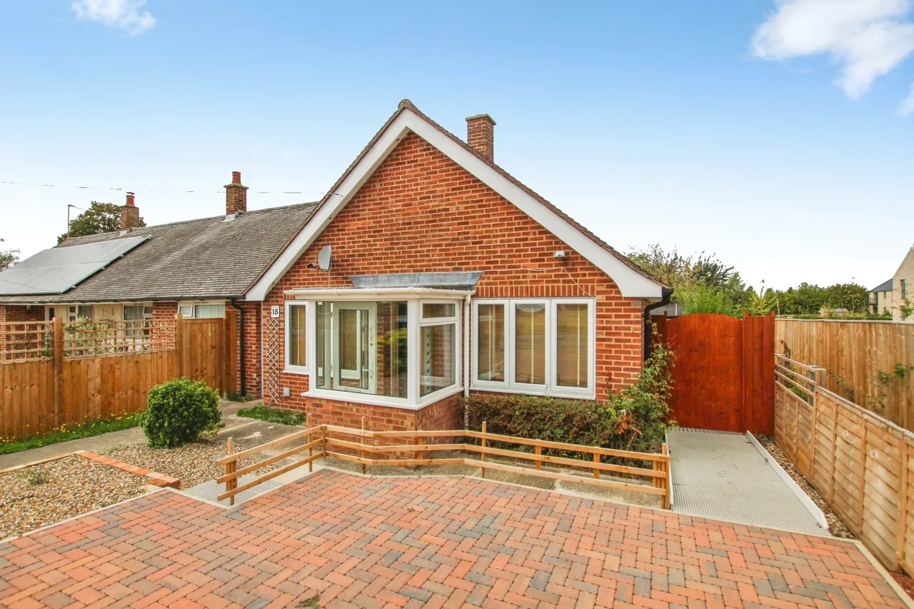 2 bed house to rent — Haverhill Road, Stapleford, CAMBRIDGE