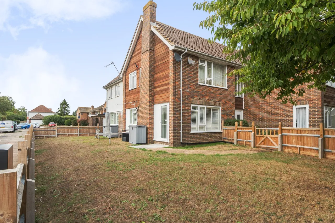 Cissbury Avenue, Findon Valley, BN14, photo 11