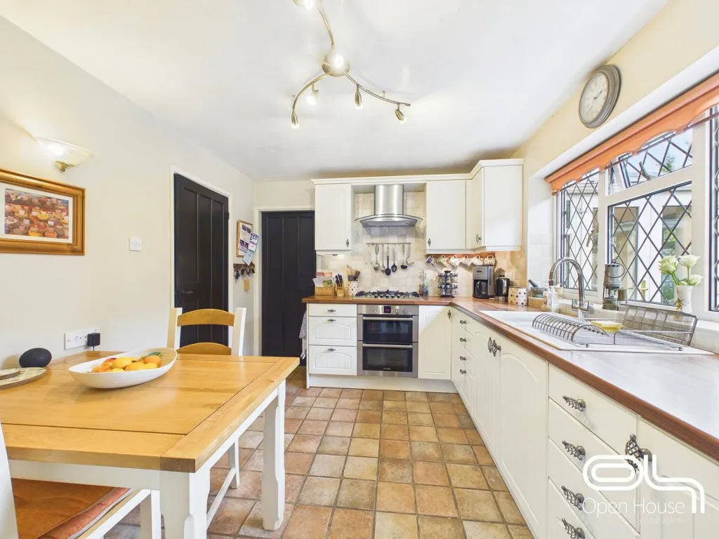 Green Road, Weston, ST18, photo 8