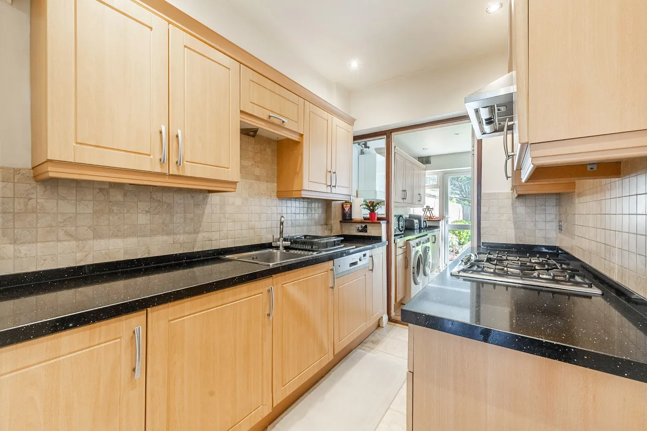 269 Byron Road, Harrow, photo 3