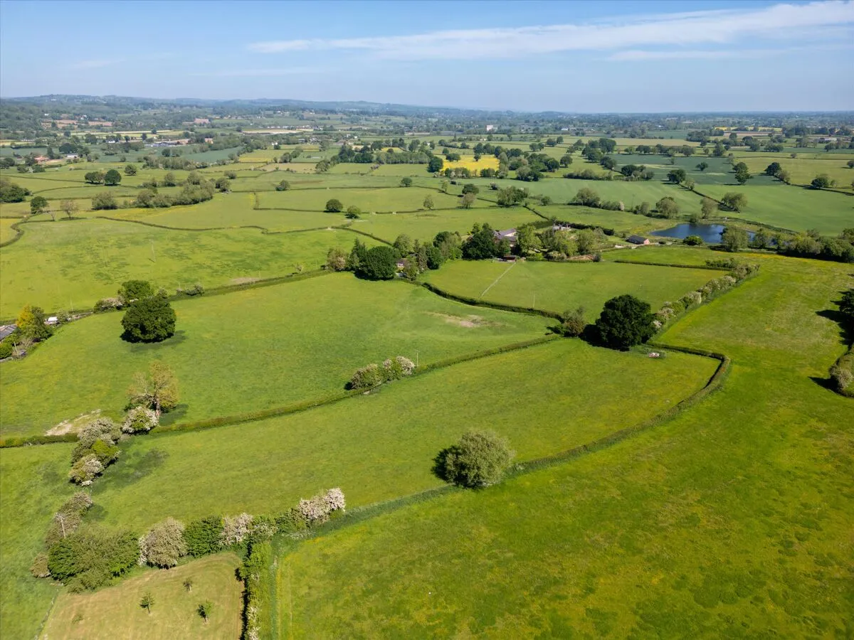 House and 8.35 acres of land, Maesbrook, SY10, photo 4