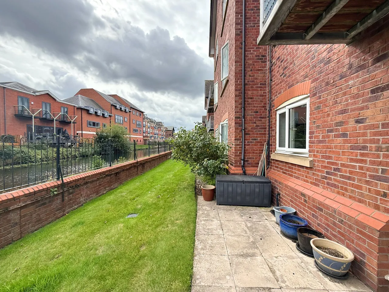 Waterside, Sale, photo 15