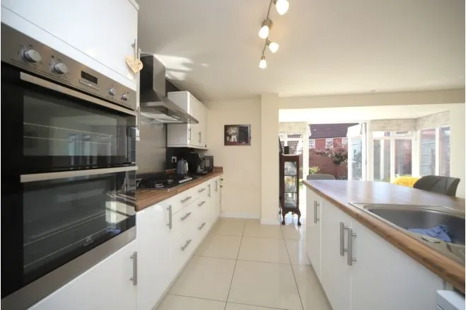 Walkers Rise, Taunton, TA2, photo 12