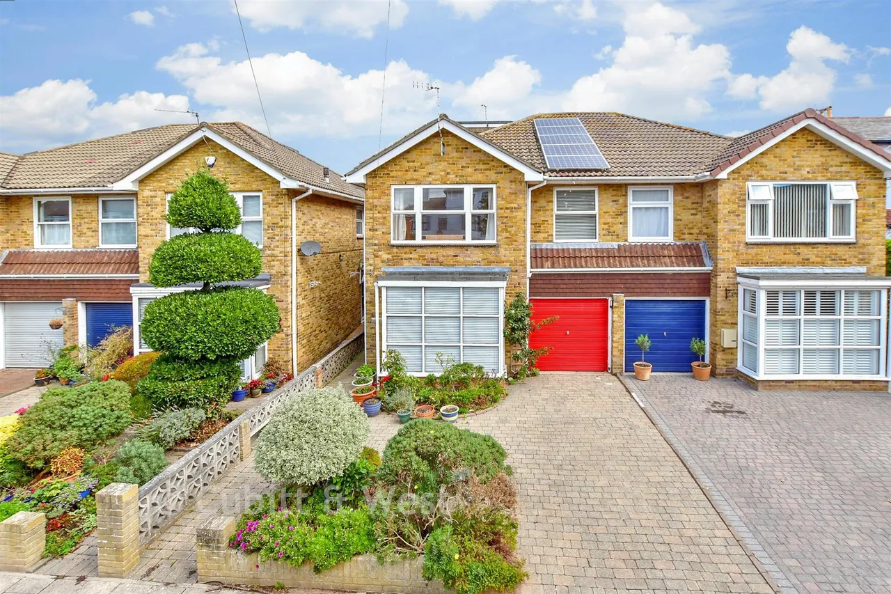 4 bed house for sale, St. Edward's Road, Southsea, PO5