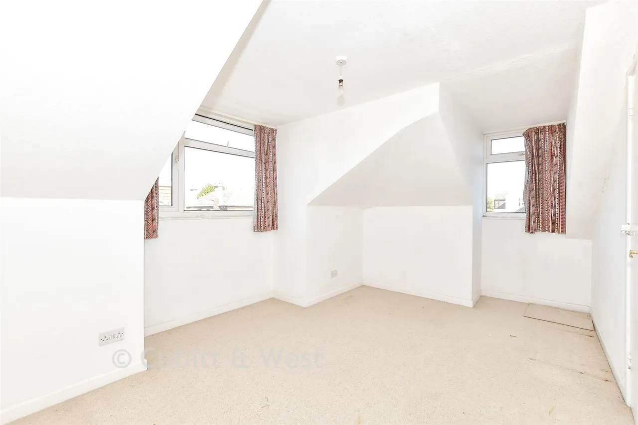 St. Edward's Road, Southsea, PO5, photo 11
