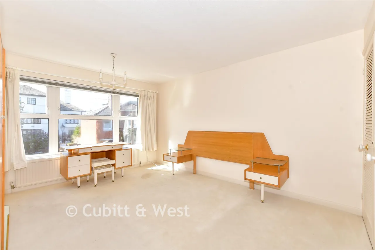 St. Edward's Road, Southsea, PO5, photo 7