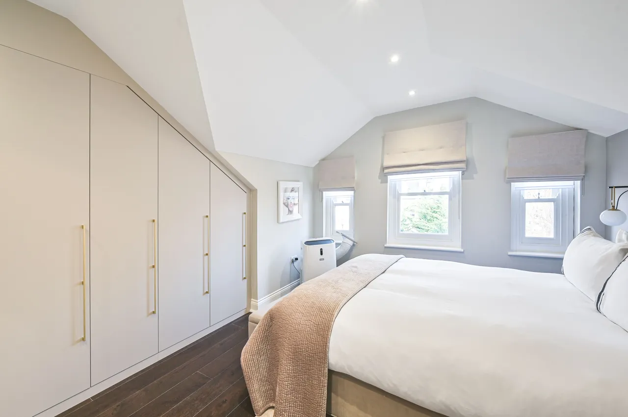 Second and Third Floor, 133 Fellows Road, London, photo 7