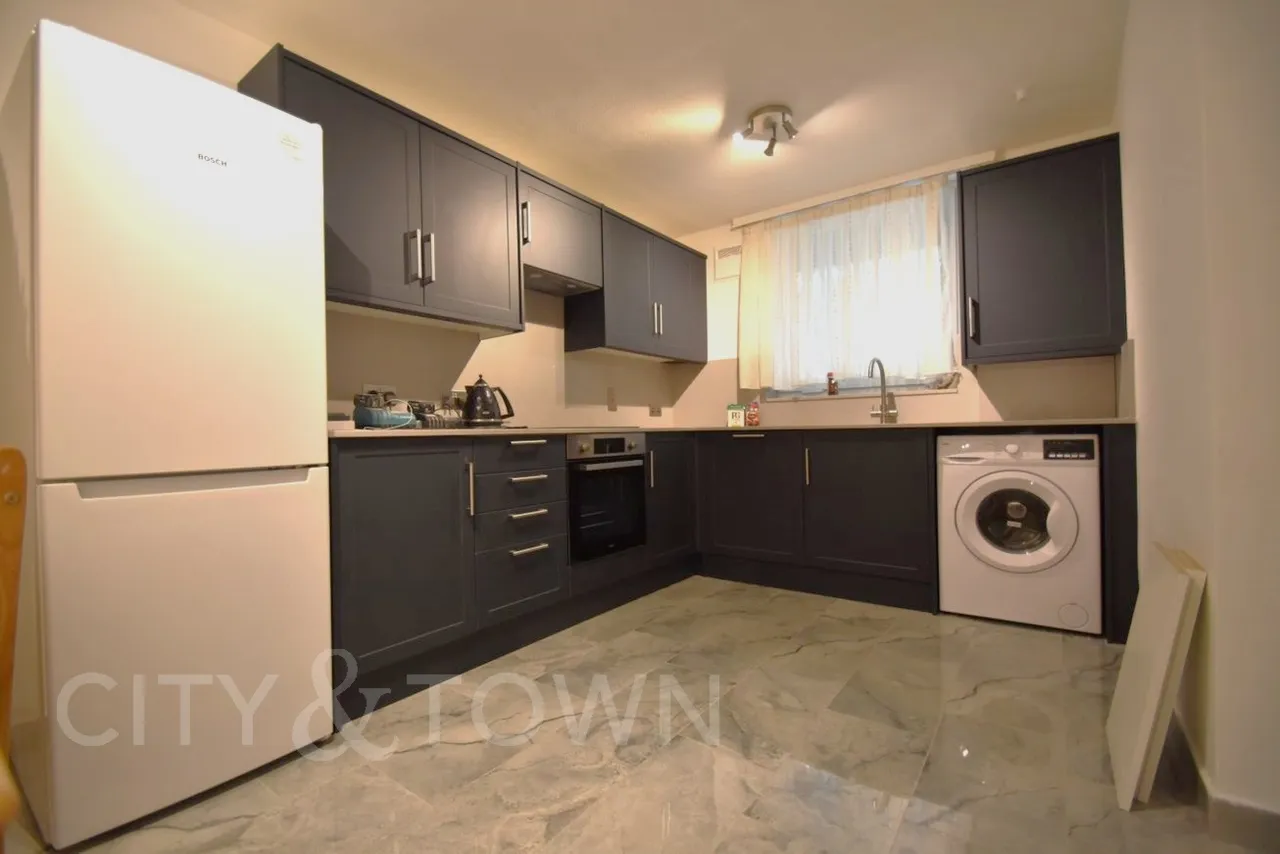 Hornsey Road, Arsenal - Holloway, N19, photo 3