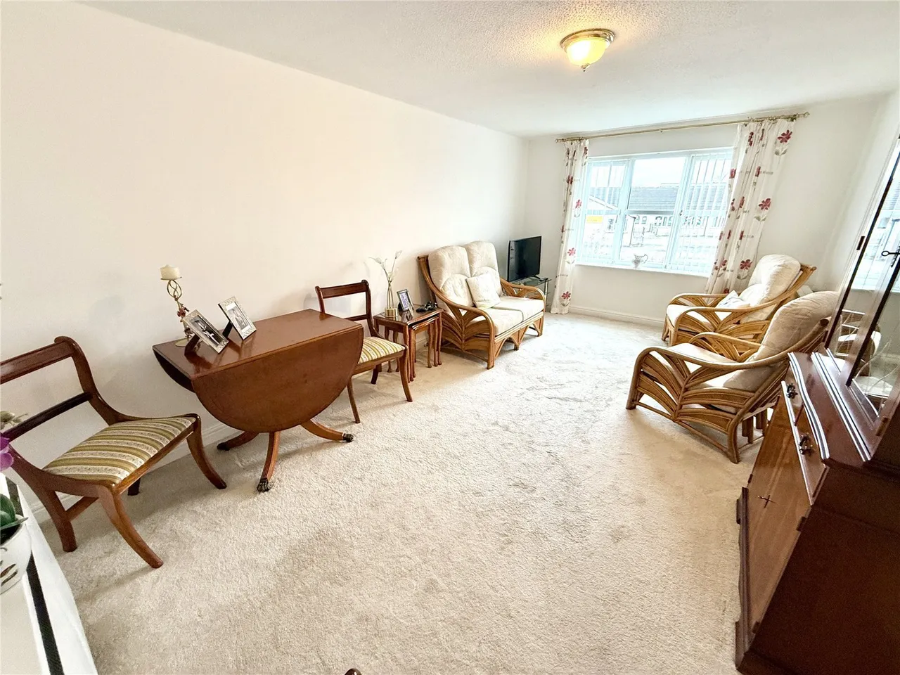Mythop Road, Blackpool, FY4, photo 2