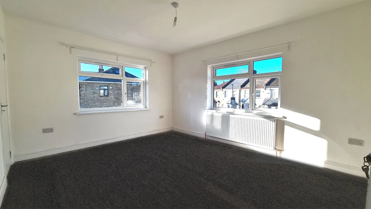 Martindale Road, Hounslow, photo 4