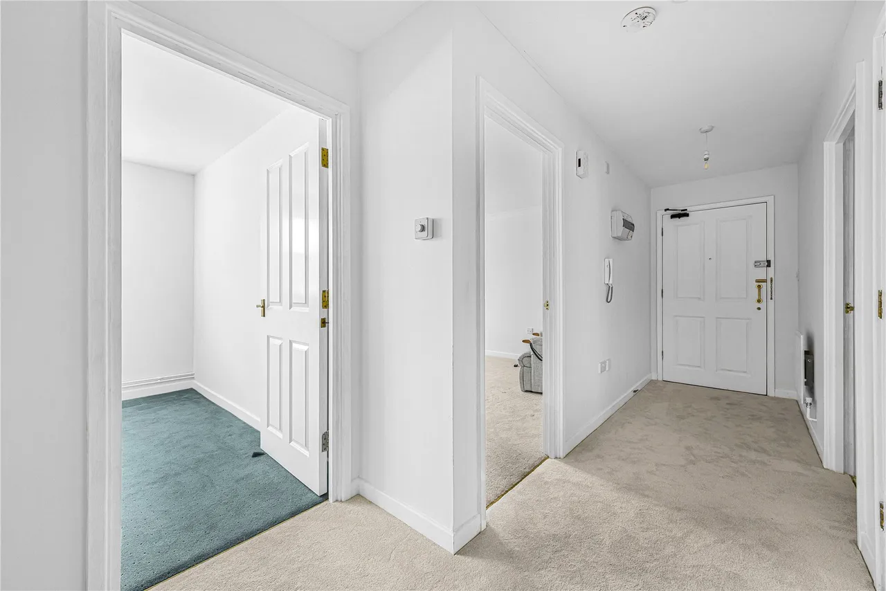 Hanger Court, Knaphill, GU21, photo 8
