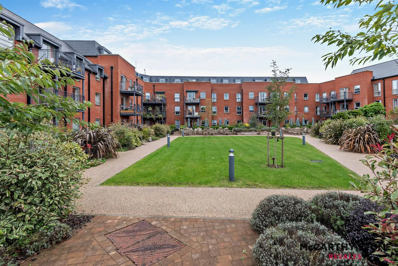 1 bed flat for sale, Endless Street, Salisbury, SP1