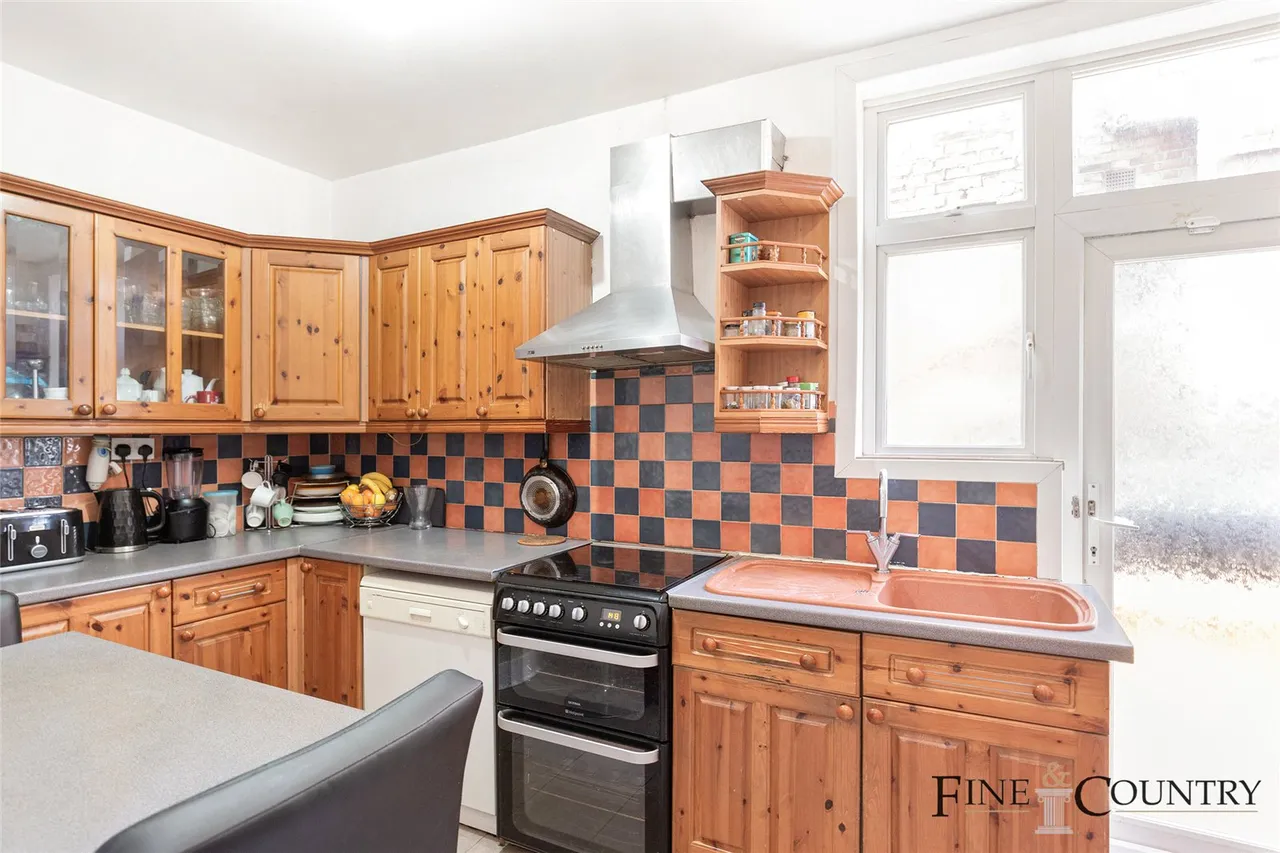 Brondesbury Park, London, photo 12