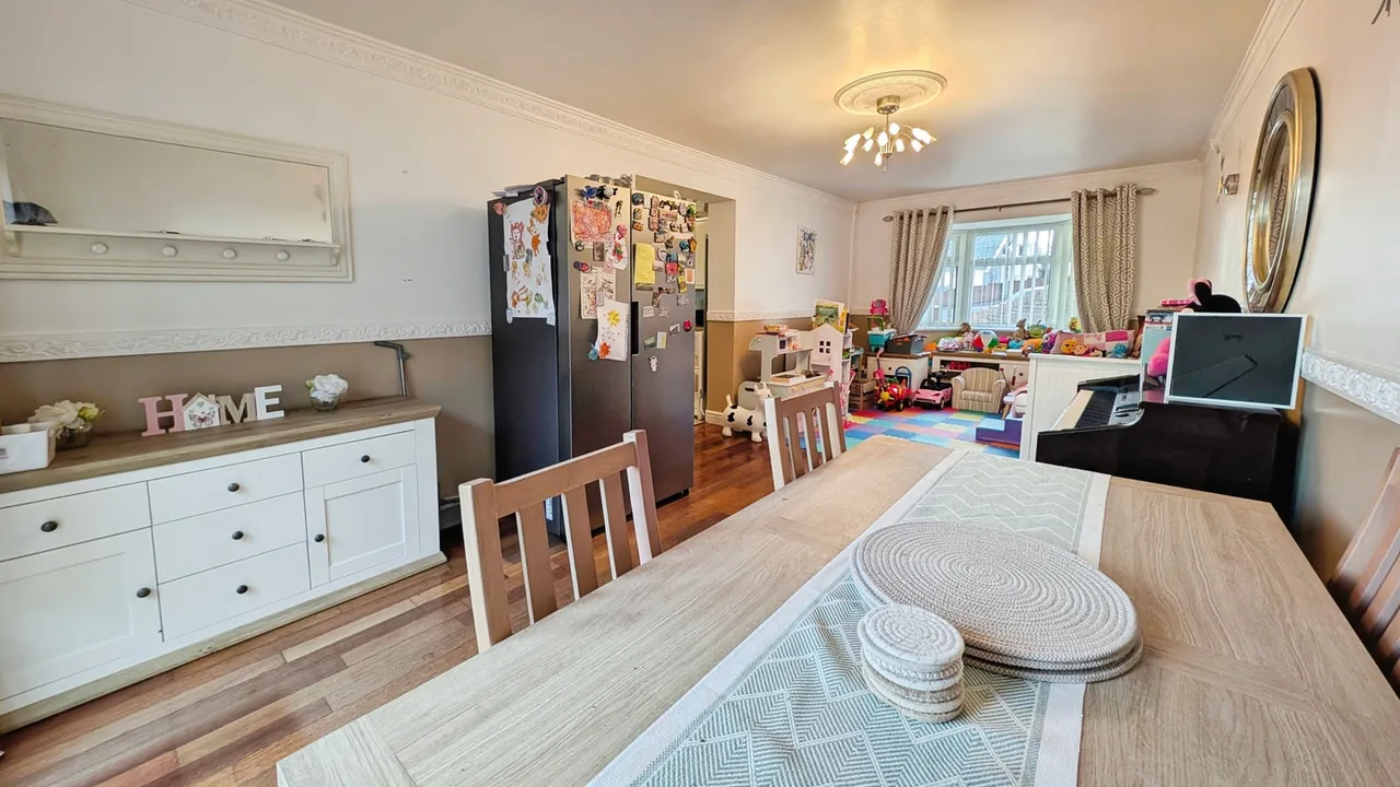 Glenview, Pen-y-Fai, Bridgend, CF31 4LZ, photo 6
