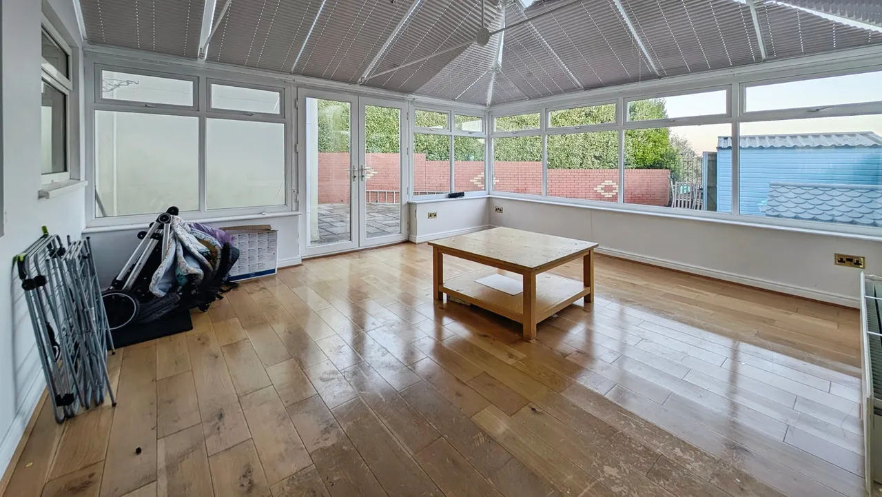 Glenview, Pen-y-Fai, Bridgend, CF31 4LZ, photo 8